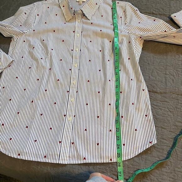 Talbots blue pinstripe red velvet heart button up women’s medium petite - Picture 7 of 8